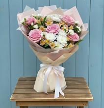 Букет цветов из:  Гвоздики, Орхидеи и Розы #REPLACE_PRED# Некрасово