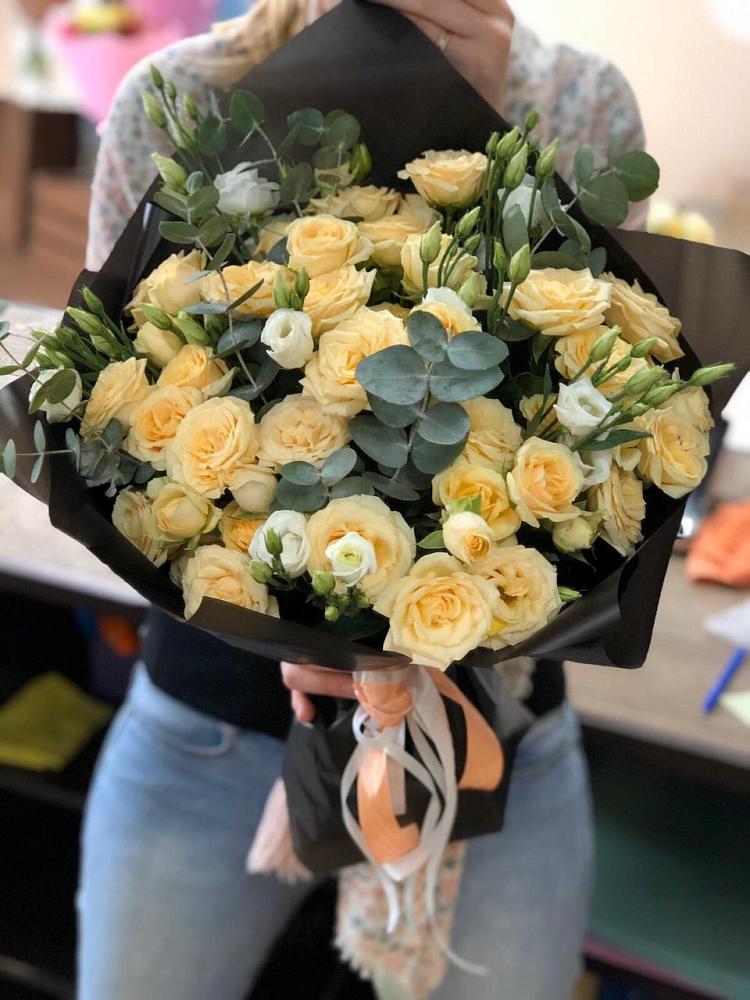 Букет цветов из: Розы и Лизиантусы в Некрасово