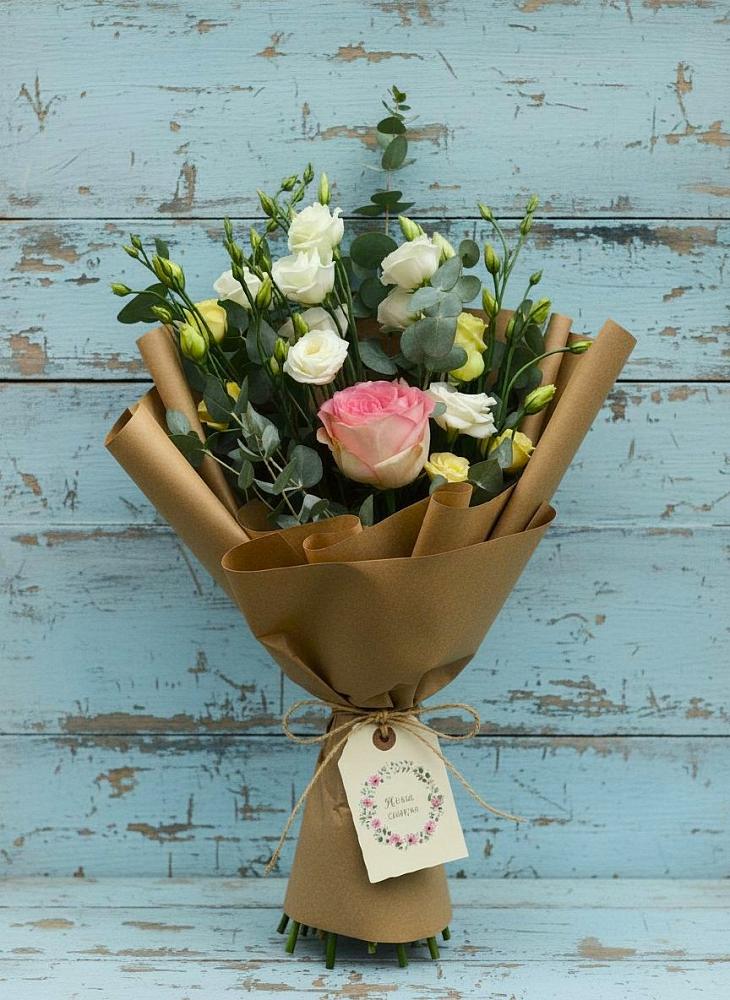 Букет цветов из: Розы и Лизиантусы в Некрасово