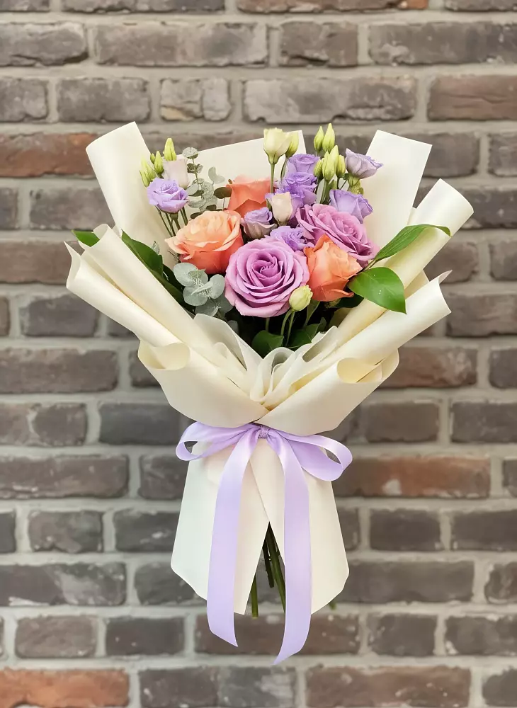 Букет цветов из: Лизиантусы и Розы в Некрасово