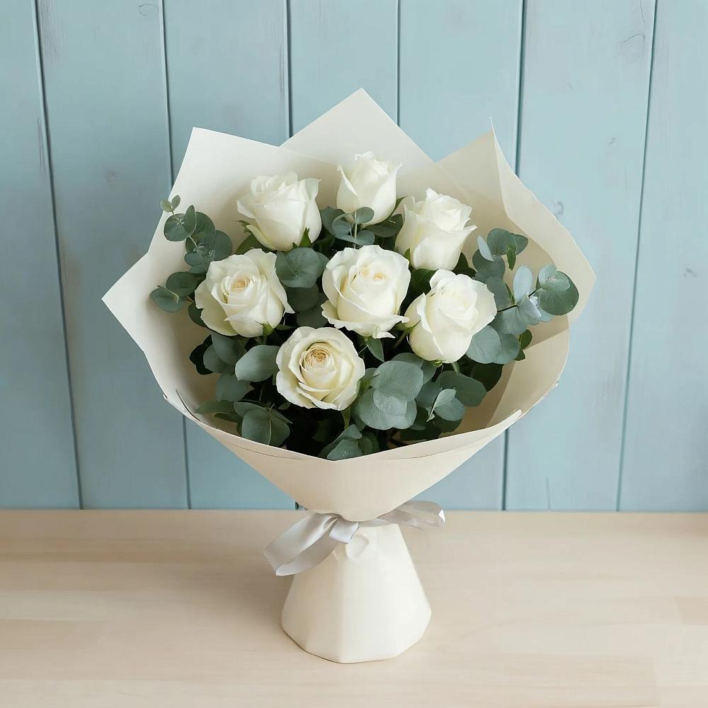 Букет Белые розы в Эвкалипте в Некрасово