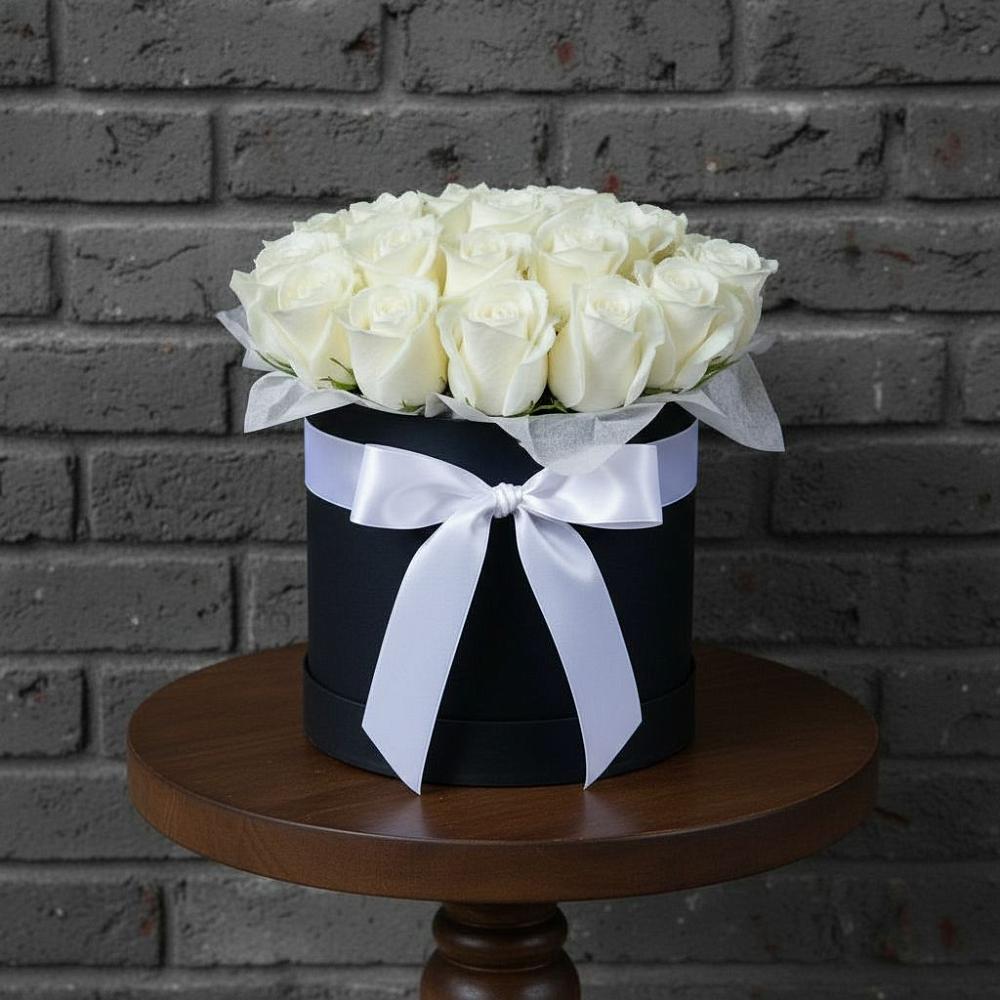 Цветочная композиция из Розы в шляпной коробке в Некрасово