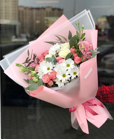 Букет цветов из: Розы, Лизиантусы и Хризантемы в Некрасово